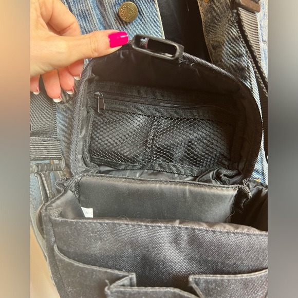 EUC unique gender neutral black triangular crossbody bag - Picture 12 of 15